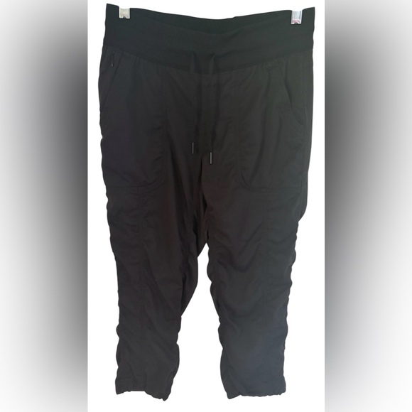 The North Face Pants - Women’s North Face Aphrodite Capris Size Small